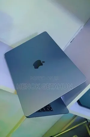 New Laptop Apple MacBook Air 2022 M2 16GB Apple M2 SSD 256GB