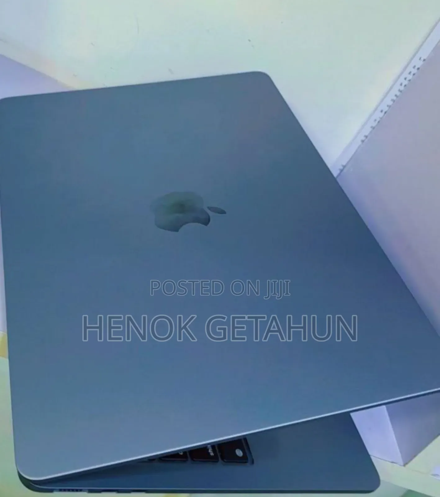 New Laptop Apple MacBook Air 2022 M2 16GB Apple M2 SSD 256GB