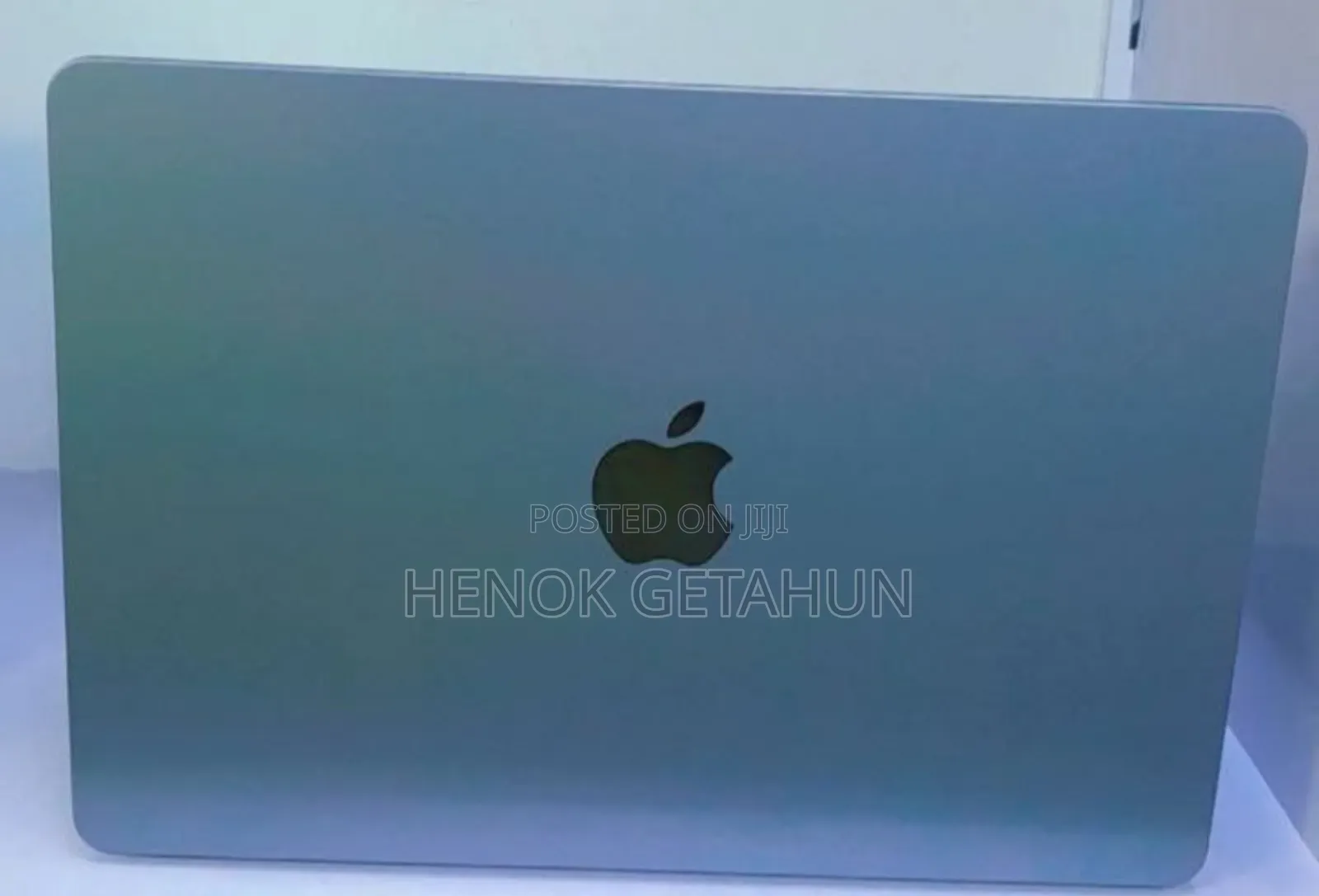 New Laptop Apple MacBook Air 2022 M2 16GB Apple M2 SSD 256GB