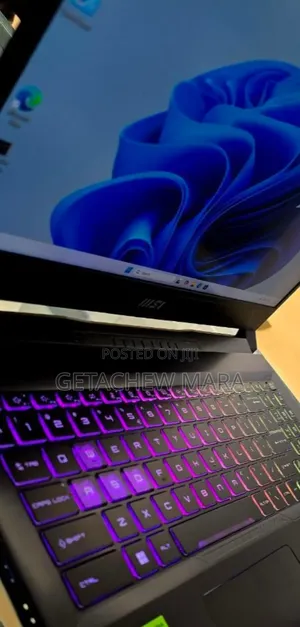 New Laptop Apple MacBook Pro M1 16GB Intel Core I7 SSD 512GB