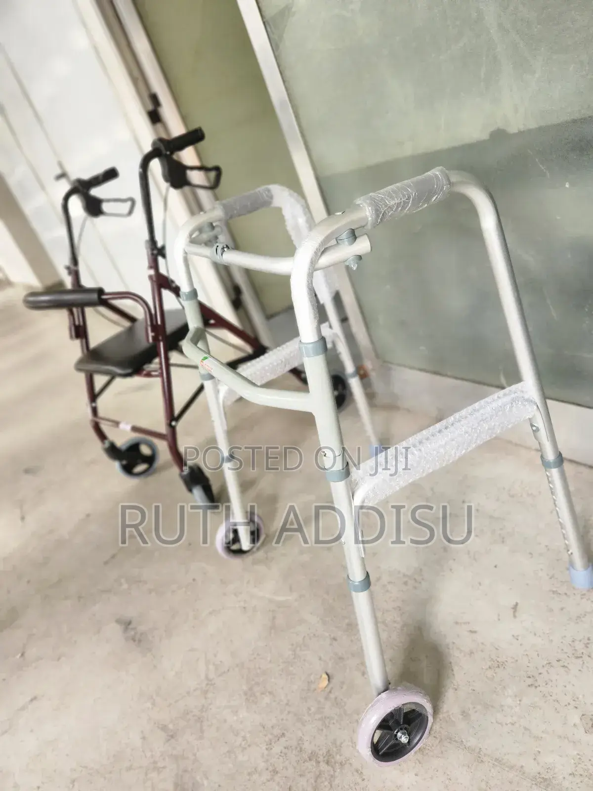 Medical Walker𧙕只walker褣不almunium Walker列入medical Walker