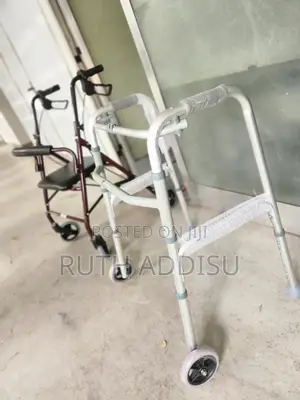 Photo - Medical Walker𧙕只walker褣不almunium Walker列入medical Walker