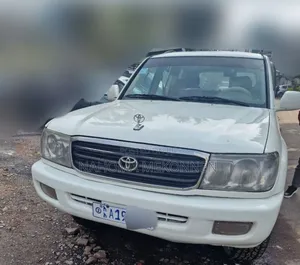 Photo - Toyota Land Cruiser 2003 Ivory