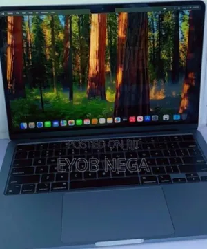 New Laptop Apple MacBook Air 2022 M2 16GB Apple M2 SSD 256GB