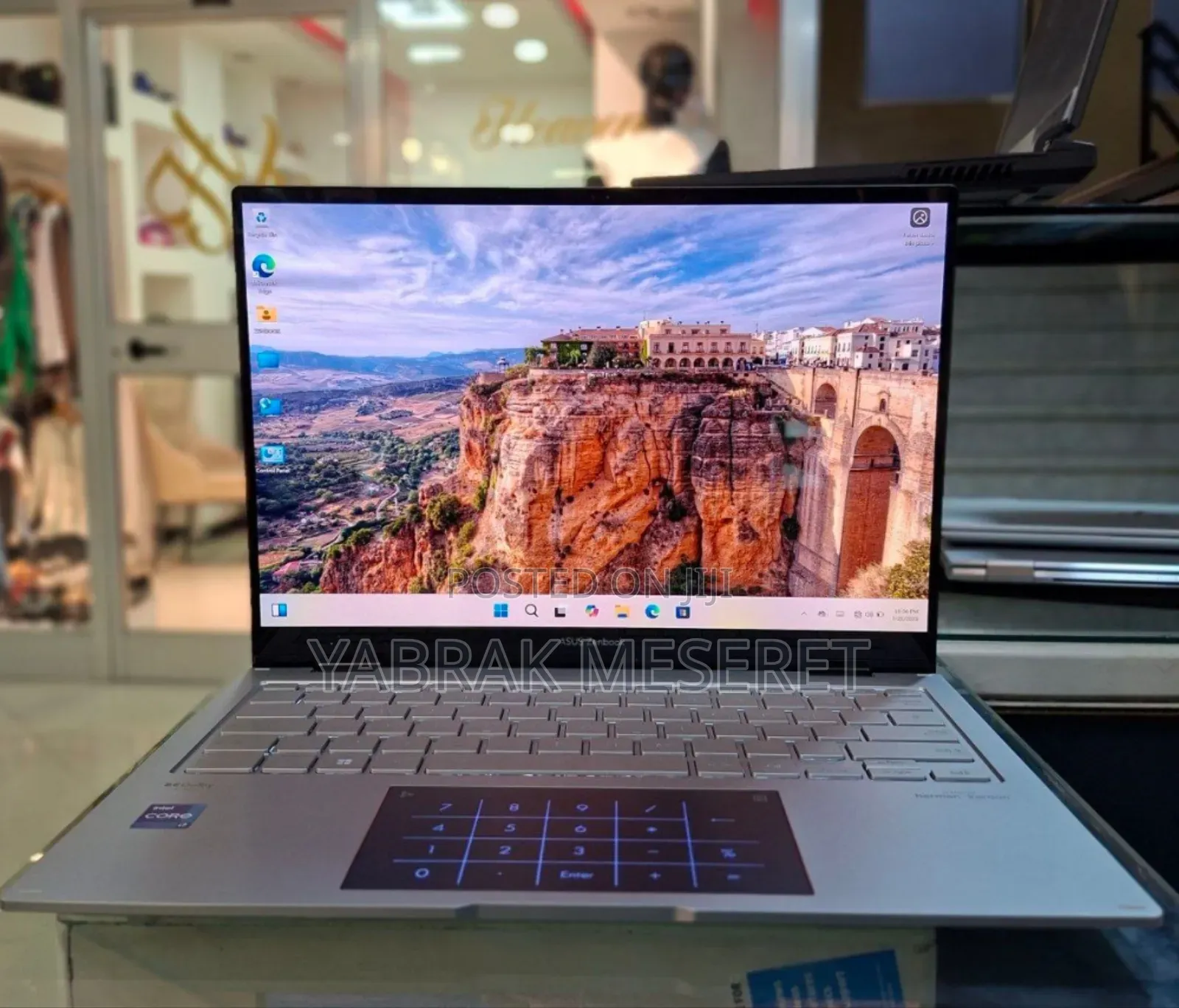 New Laptop Asus 16GB Intel Core I7 SSD 1T