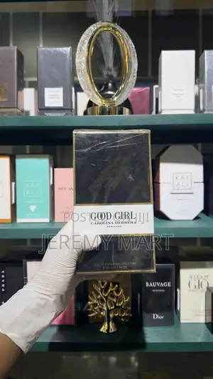 Photo - Carolina Herrera Good Girl Ladies Perfume