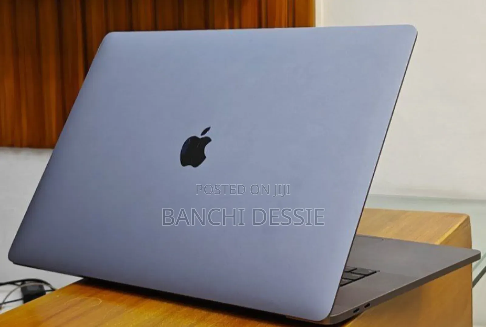 New Laptop Apple MacBook Pro 2019 16GB Intel Core i9 SSD 512GB