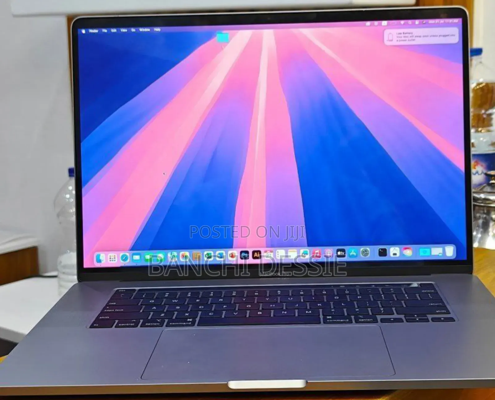 New Laptop Apple MacBook Pro 2019 16GB Intel Core i9 SSD 512GB