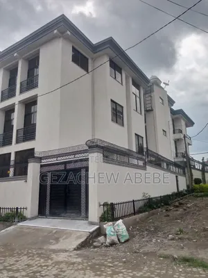 ለሸያጭ የቀርበ G+2