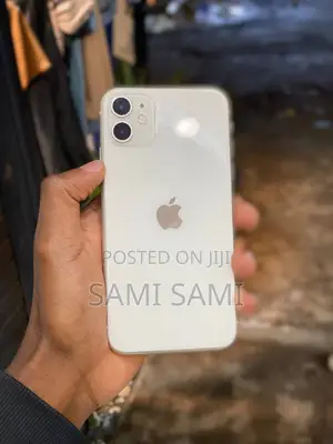 Photo - Apple iPhone 11 128 GB White