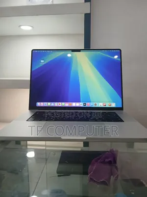 New Laptop Apple MacBook Pro 2021 M1 16GB Apple M1 Pro SSD 1T