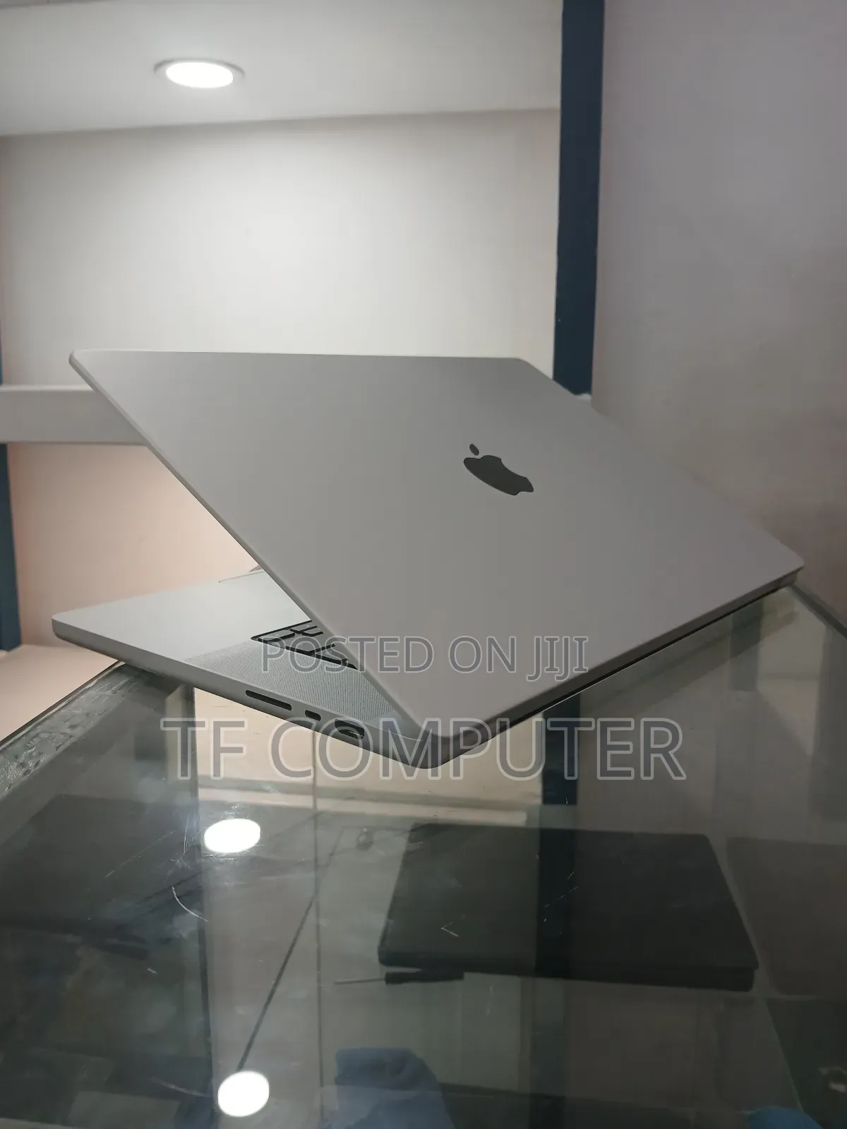 New Laptop Apple MacBook Pro 2021 M1 16GB Apple M1 Pro SSD 1T