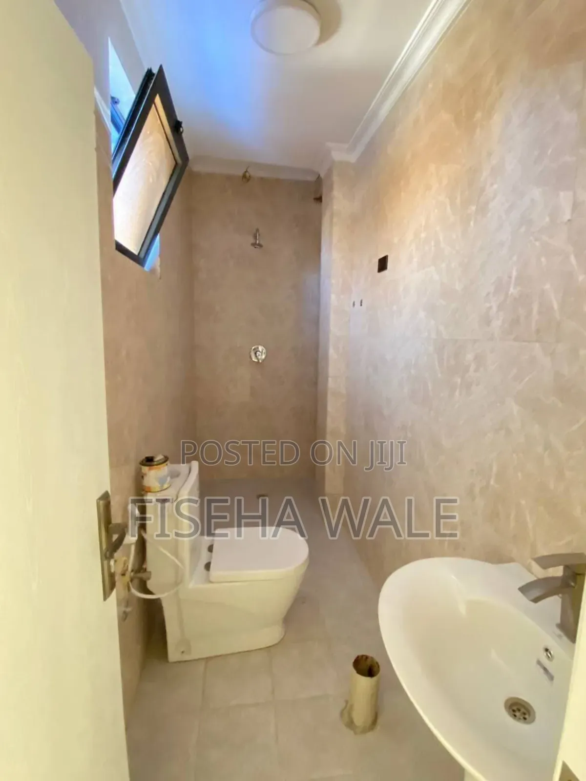 6bdrm Townhouse/Terrace in አያት, Yeka for sale