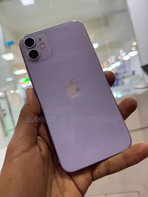 New Apple iPhone 11 128 GB Silver