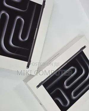 New Laptop Apple MacBook Pro 2023 M3 Max 14-Inch 18GB Intel SSD 1T