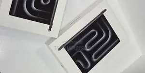 New Laptop Apple MacBook Pro 2024 M4 14-Inch 18GB Apple M4 SSD 1T