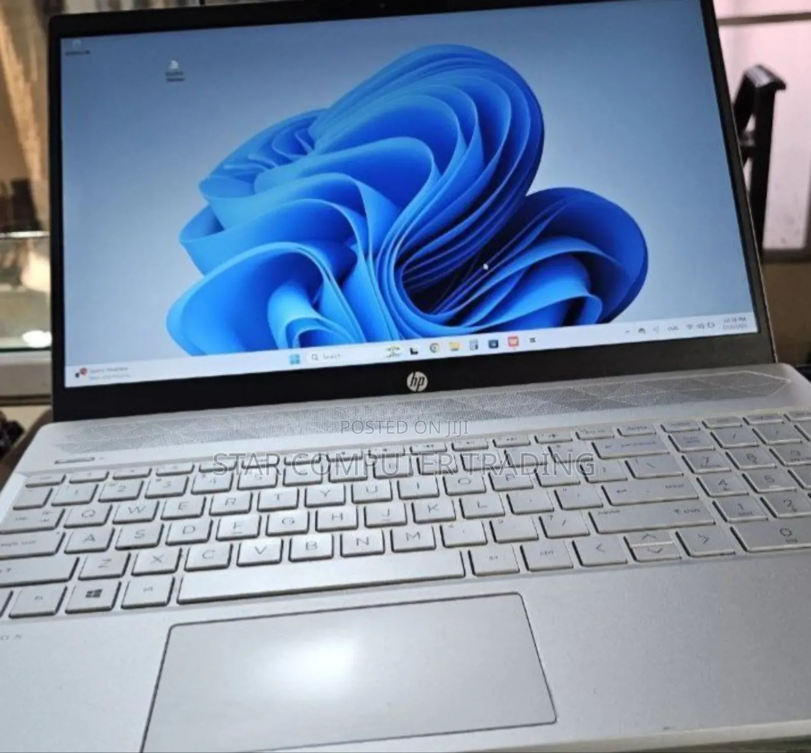 New Laptop HP Pavilion 15 8GB AMD Ryzen 3 SSD 256GB