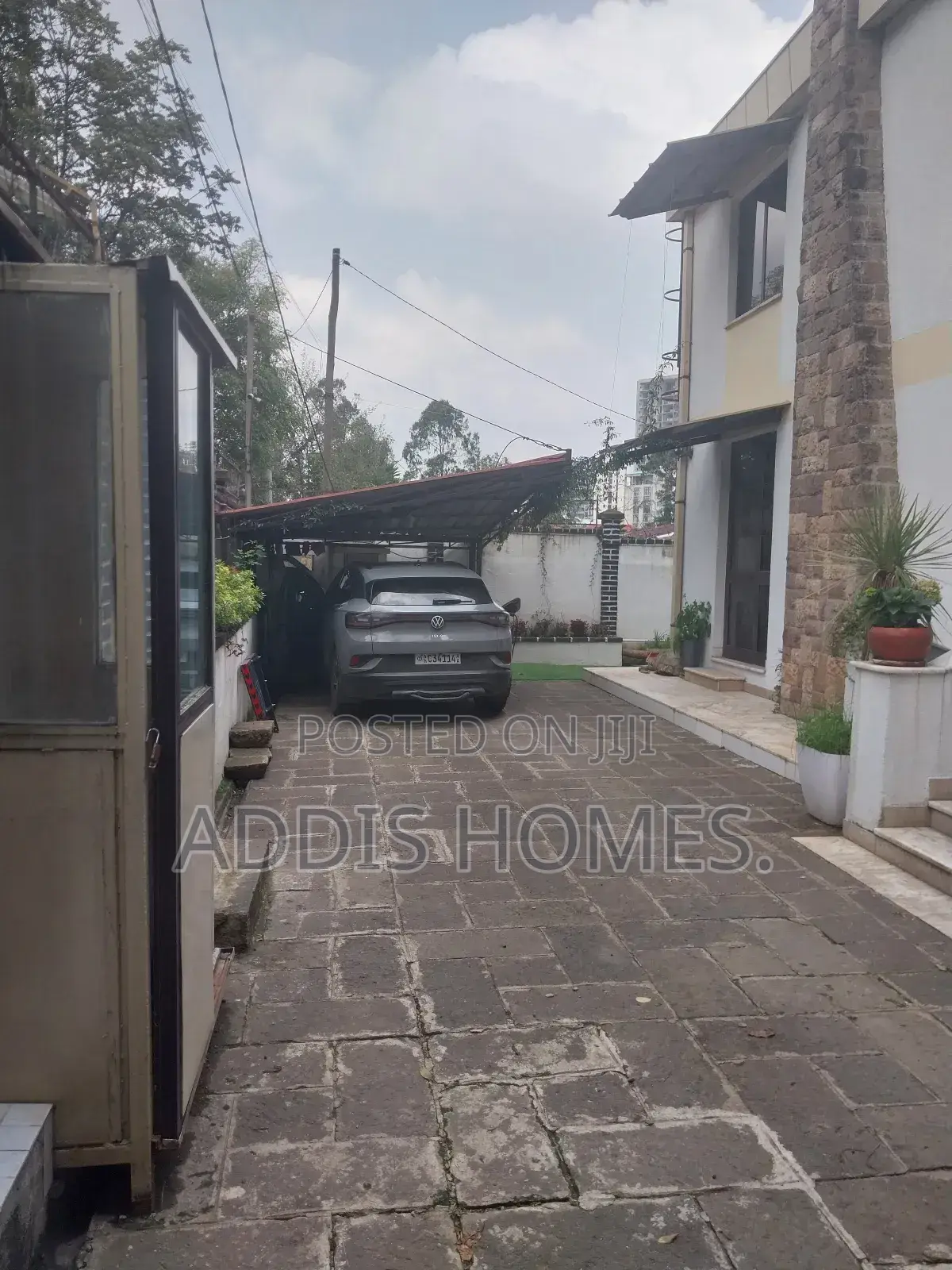 Furnished 4bdrm Villa in Bole for rent