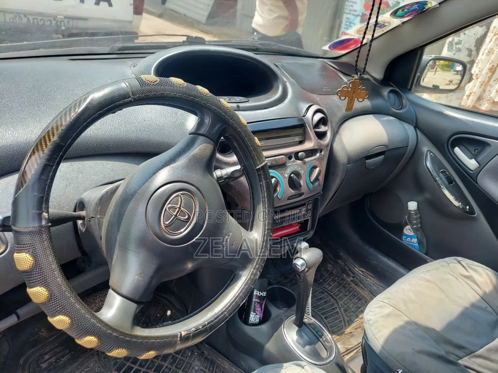 Toyota Vitz 2002 White