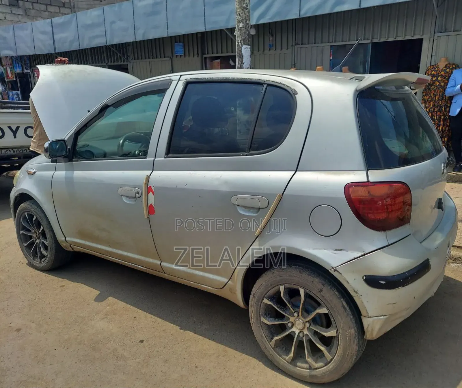 Toyota Vitz 2002 White