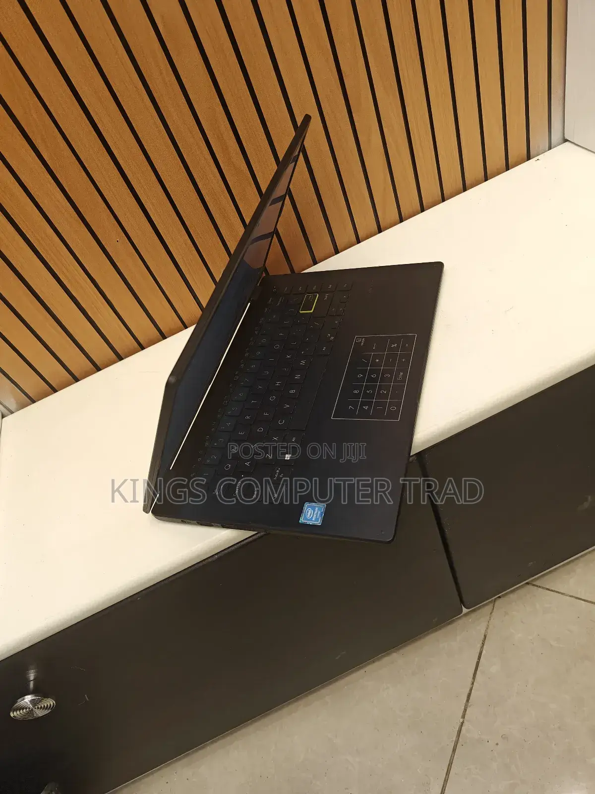 Laptop Asus Vivobook E200HA 4GB Intel Pentium SSD 128GB