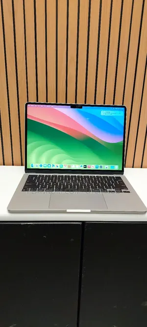 Photo - New Laptop Apple MacBook Air 2024 M3 13-Inch 16GB Apple M3 SSD 1T