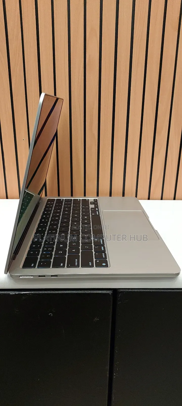 New Laptop Apple MacBook Air 2024 M3 13-Inch 16GB Apple M3 SSD 1T