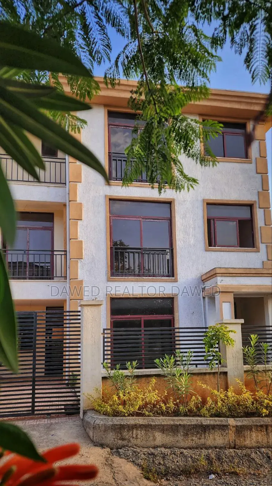 3bdrm Apartment in Metro, Bole for sale