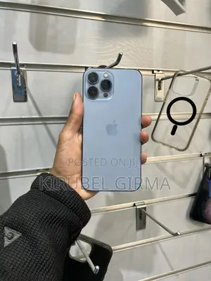 Photo - Apple iPhone 13 Pro Max 128 GB Blue