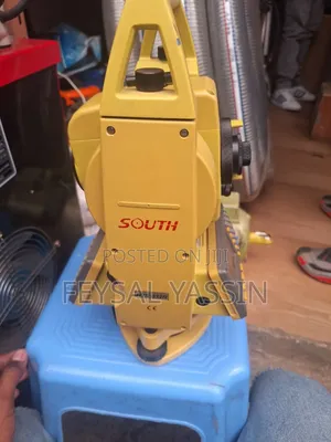 Topcon GTS-235n Total Station.