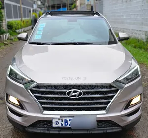 Photo - Hyundai Tucson 2020 Gold