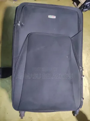 Photo - Luggage Shanta