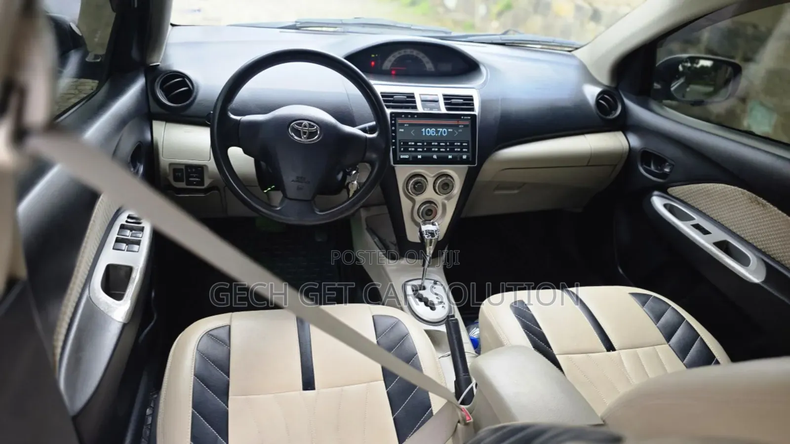 Toyota Yaris 2010 Silver