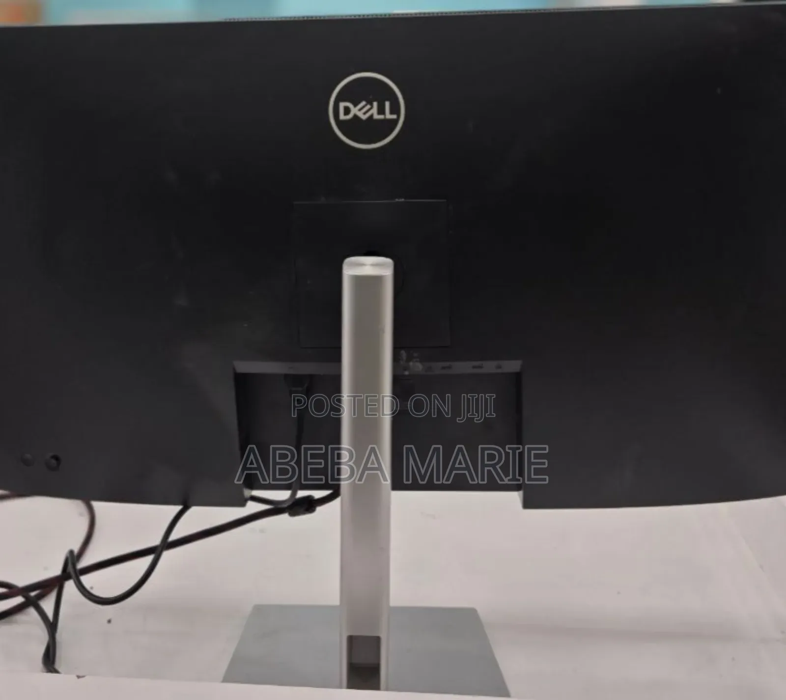 Dell P3223qe – 31.5′′ Monitor
 Display: