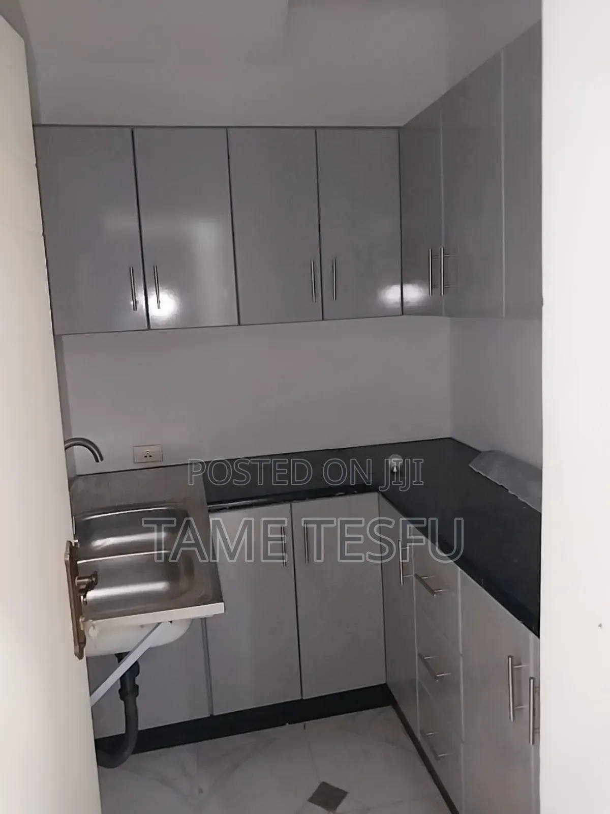 Furnished 5bdrm House in Kidanemihiret, Yeka for sale