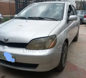 Toyota Platz 2002 Silver