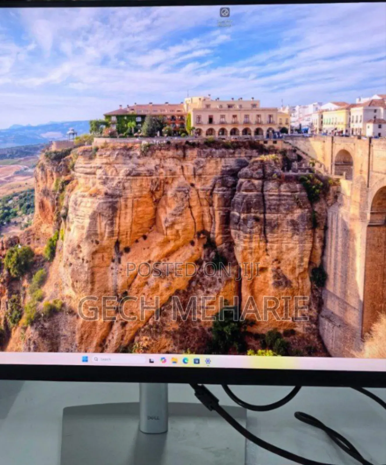 Dell P3223qe – 31.5′′ Monitor
 Display: