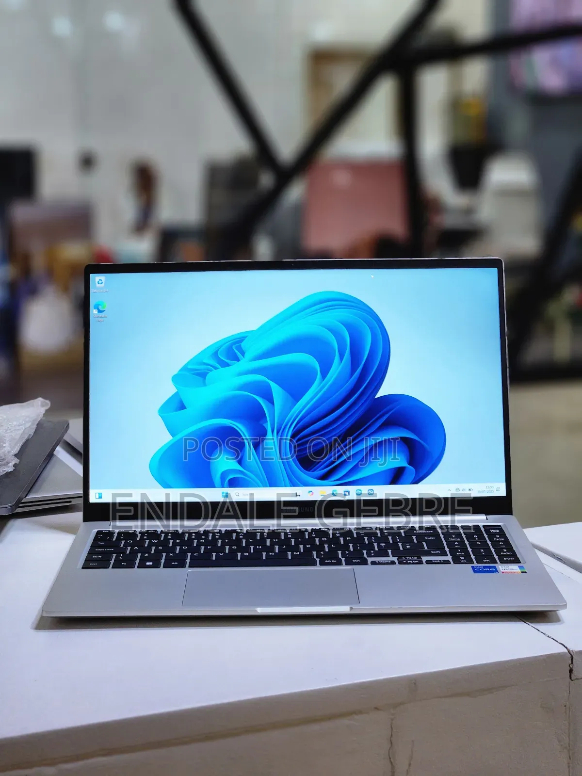 New Laptop Samsung Galaxy Book 2 8GB Intel Core I5 SSD 512GB