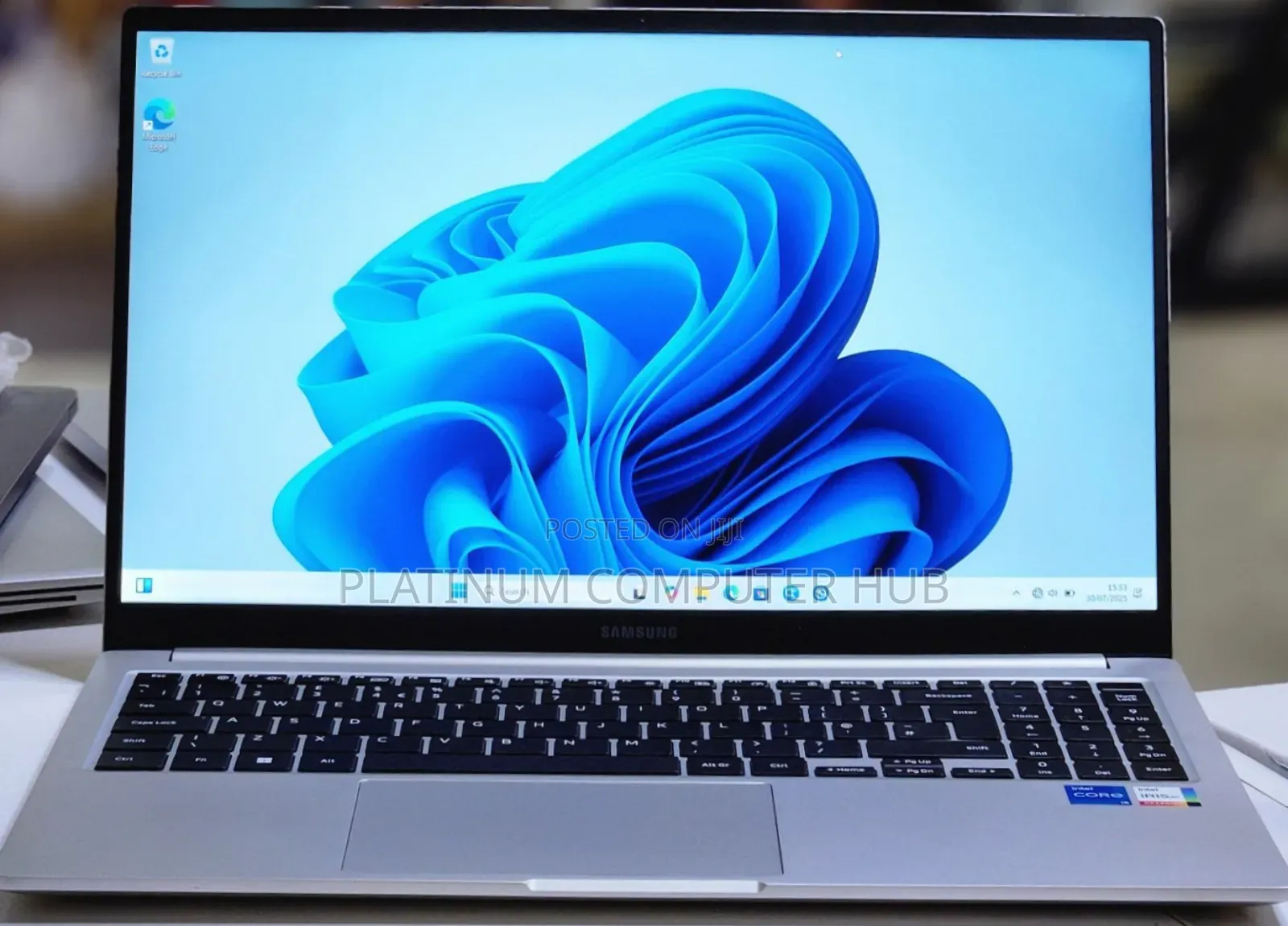 New Laptop Samsung 8GB Intel Core I5 SSD 512GB