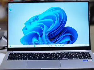 New Laptop Samsung 8GB Intel Core I5 SSD 512GB