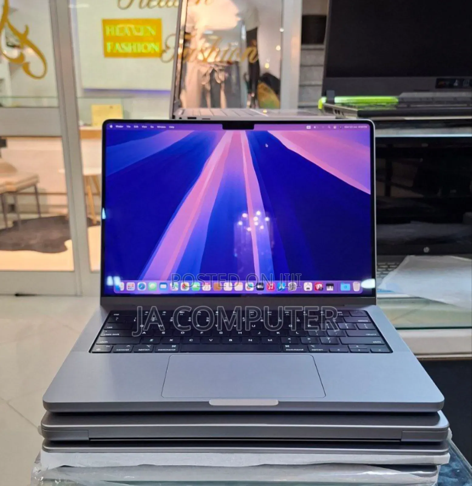 New Laptop Apple MacBook Pro 2021 M1 16GB Apple M1 Pro SSD 1T