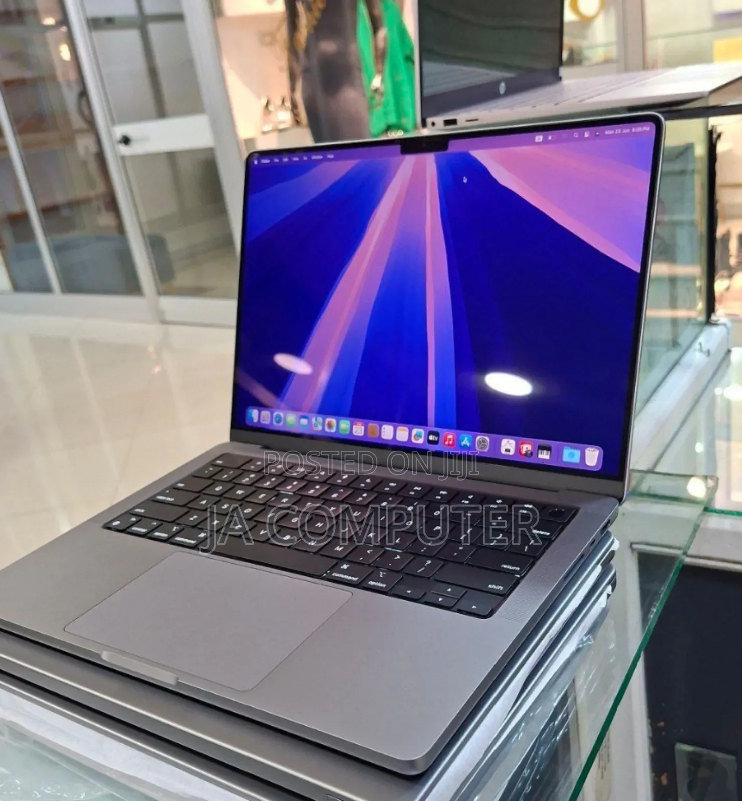 New Laptop Apple MacBook Pro 2021 M1 16GB Apple M1 Pro SSD 1T