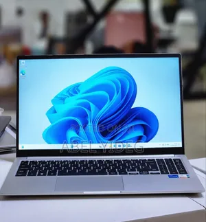 Photo - New Laptop Samsung 8GB Intel Core I5 SSD 512GB