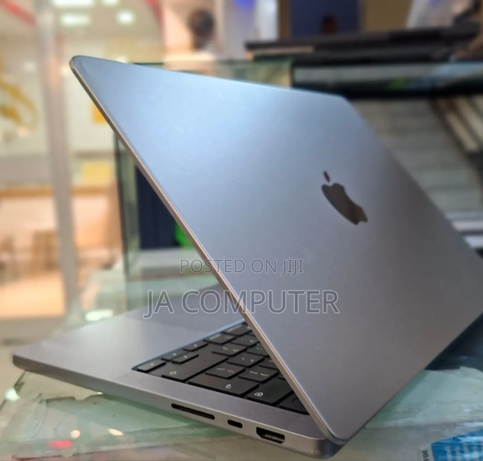 New Laptop Apple MacBook Pro M1 16GB Apple M1 Pro SSD 512GB