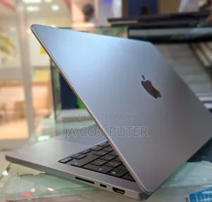 New Laptop Apple MacBook Pro M1 16GB Apple M1 Pro SSD 512GB