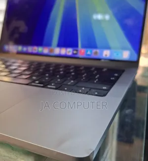 New Laptop Apple MacBook Pro M1 16GB Apple M1 Pro SSD 512GB