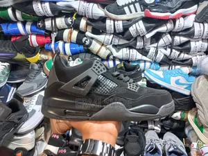 Jordan 4 Retro Black