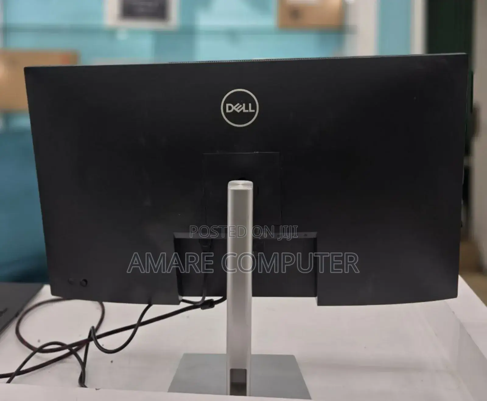 Dell P3223qe – 31.5′′ Monitor Display: 31.5′′