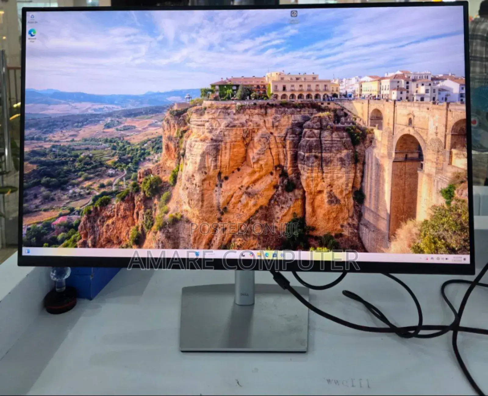 Dell P3223qe – 31.5′′ Monitor Display: 31.5′′