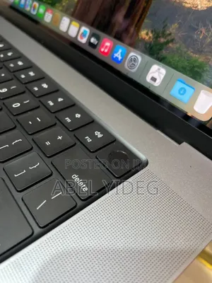 New Laptop Apple MacBook Pro M1 32GB Apple M1 Pro SSD 1T